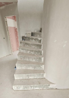 Stav před obkladem - betonový monolit